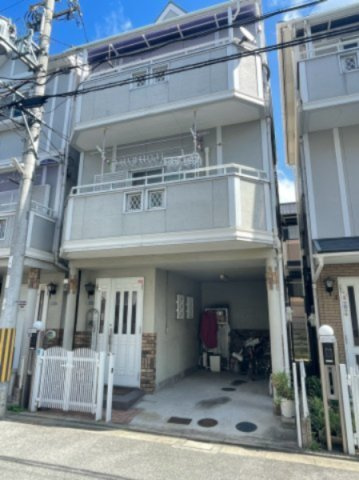 門真市巣本町の外観|4LDK＋ロフト付きと部屋数充実の間取りです。