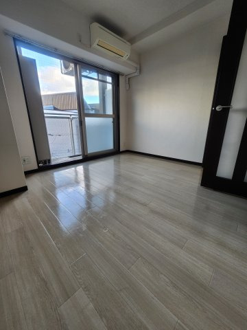 【寝室】U-ro新大阪