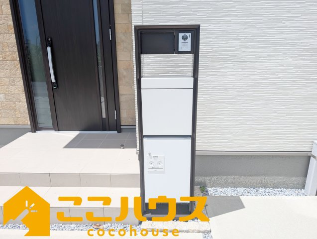 ガーデンアレイ沖縄市大里II期　中古戸建て　2号棟の設備|利便性に配慮した郵便ポスト付き機能門柱
