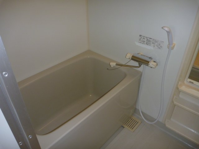 ジュネーゼプレシャス森ノ宮　BRAVI不動産の浴室|【ジュネーゼプレシャス森之宮】お風呂です