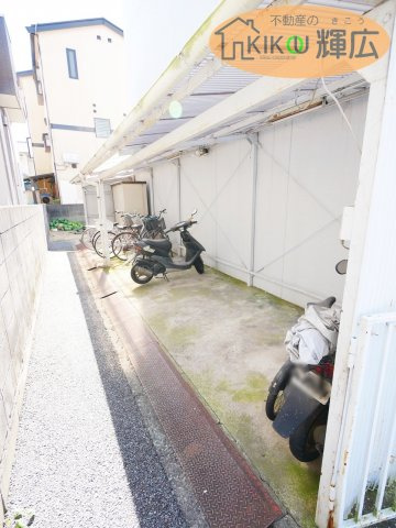 野口マンション　1階の駐輪場