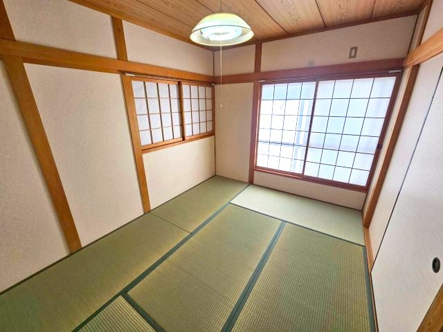 松家貸家の居間・リビング