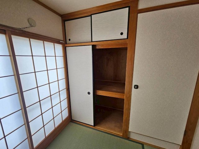 松家貸家の収納