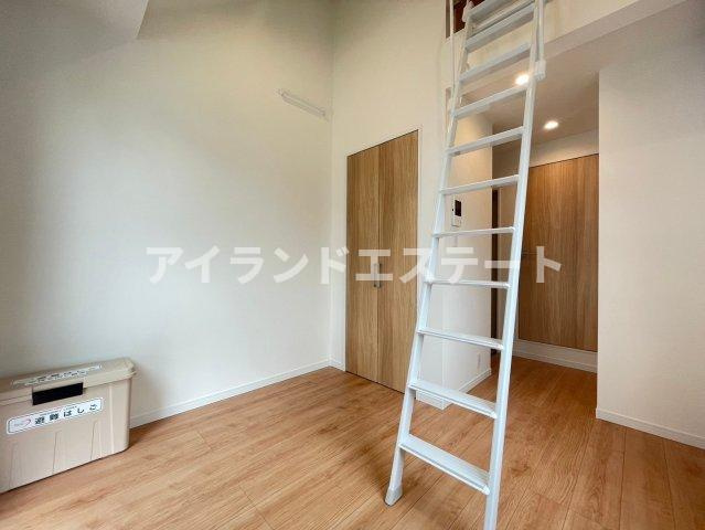 ヒューゲルハイム三軒茶屋　駅近　築浅　角部屋の内装