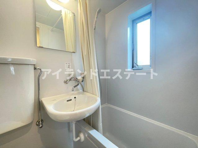 ヒューゲルハイム三軒茶屋　駅近　築浅　角部屋の浴室