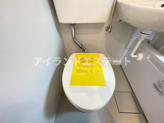 ヒューゲルハイム三軒茶屋　駅近　築浅　角部屋のトイレ