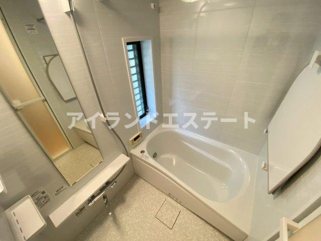 ヴィク駒沢　駅近　専用庭　角部屋の浴室