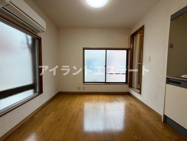 坂西荘　敷金0　礼金0　角部屋　ペット相談の居間・リビング