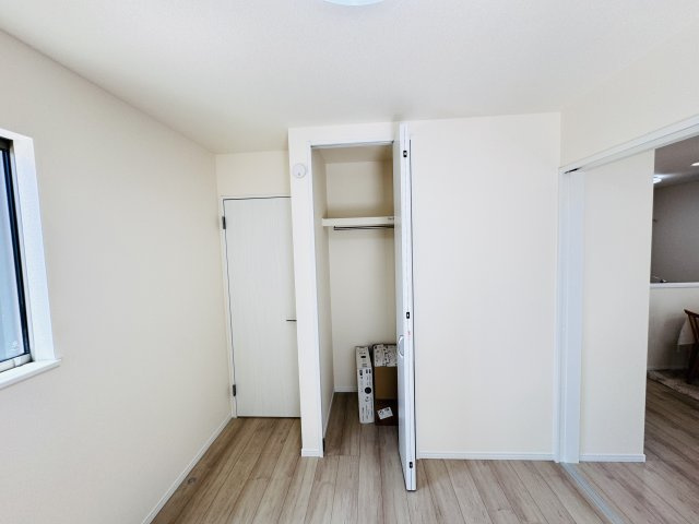 柏市酒井根６丁目新築戸建【酒井根西小学校：10分】の収納|1F4.75帖洋室収納