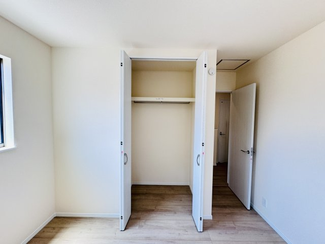 柏市酒井根６丁目新築戸建【酒井根西小学校：10分】の収納|5.75帖洋室収納