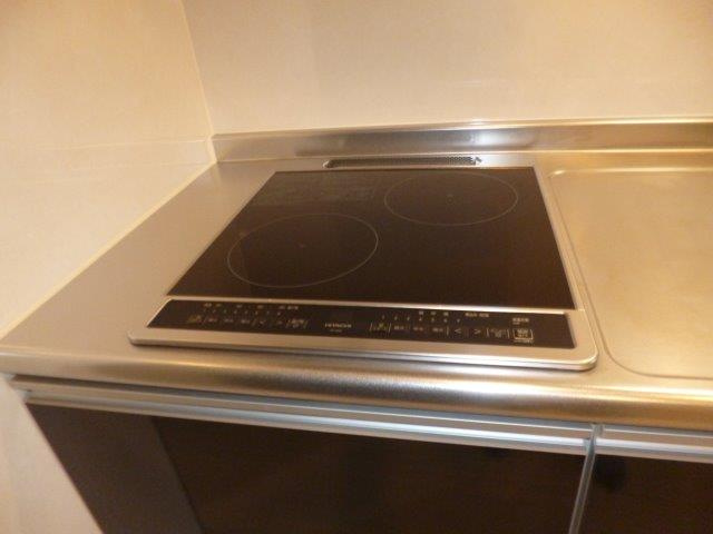倉敷市新田のアパートのキッチン|2口IHコンロ
