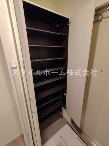 アヴァンの収納|別部屋写真です。