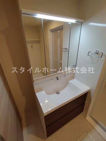 アヴァンの洗面所|別部屋写真です。