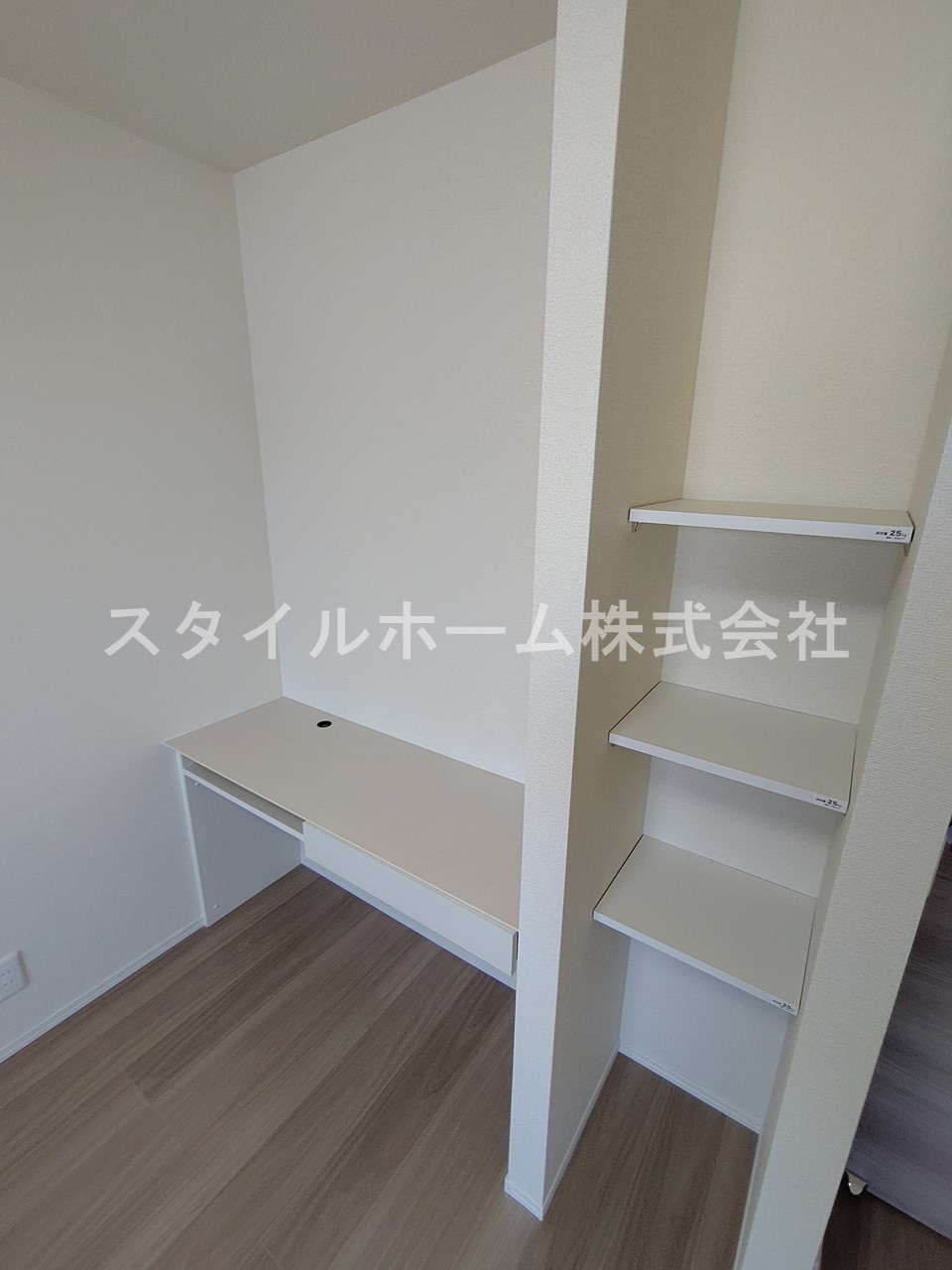 アヴァンの内装|別部屋写真です。