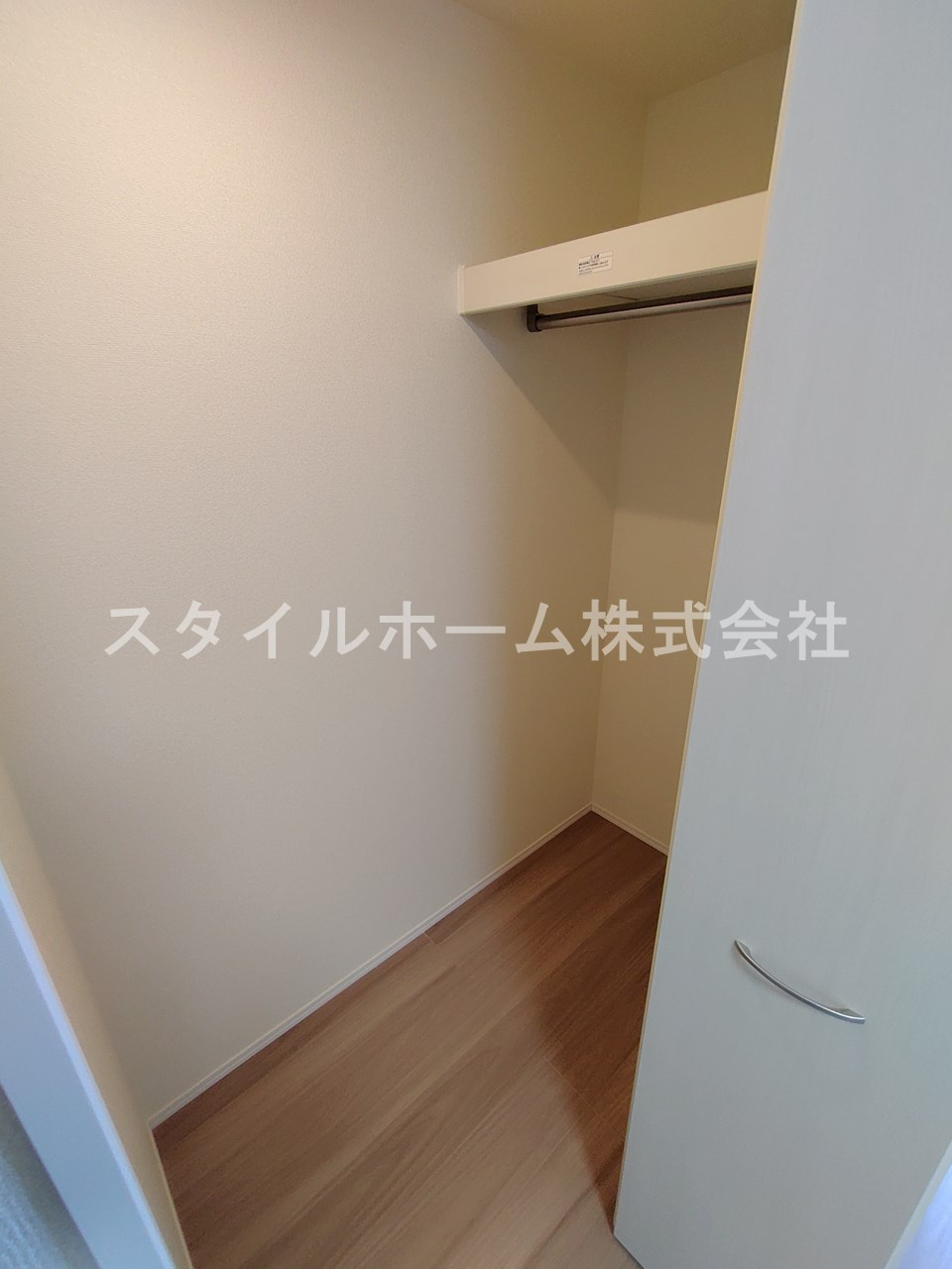 アヴァンの収納|別部屋写真です。