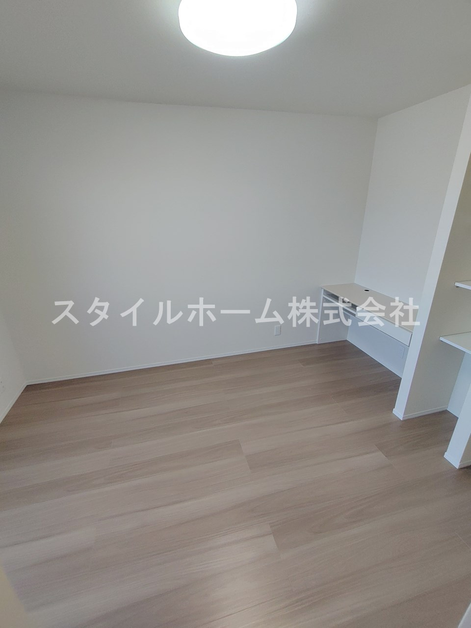 アヴァンの内装|別部屋写真です。
