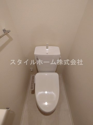 アヴァンのトイレ|別部屋写真です。