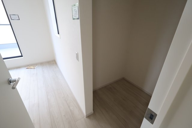 《仲介手数料無料》西区大字西遊馬1380-12新築一戸建て‎KEIAI TERRACEの収納