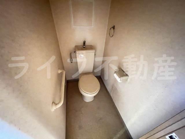 ファミーユ2002のトイレ|落ち着いたトイレです