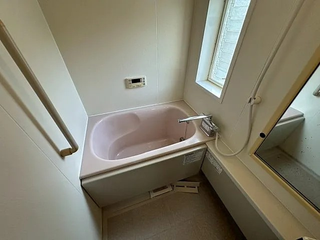 南宮町貸家の浴室