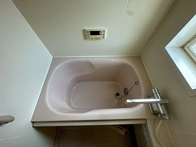 南宮町貸家の浴室