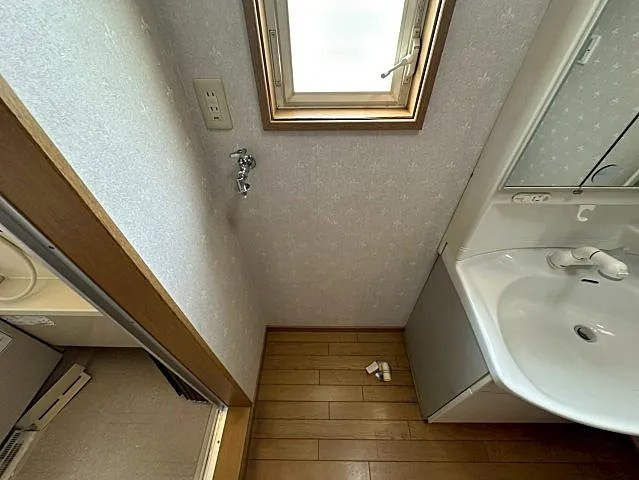 南宮町貸家の洗面所