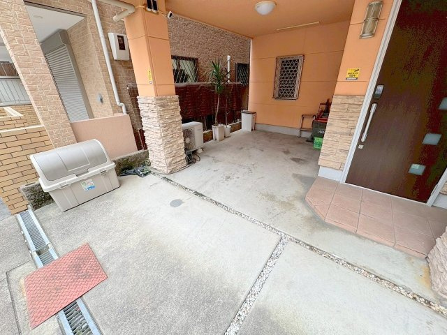 十三本町２丁目戸建ての駐車場