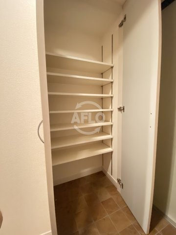 オアシス梅田の収納|オアシス梅田　シューズボックス