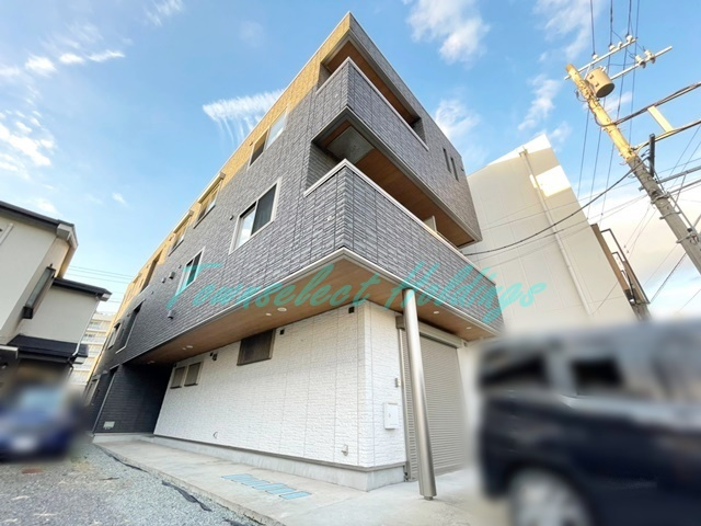 鎌倉市台１丁目の賃貸マンションのエントランス