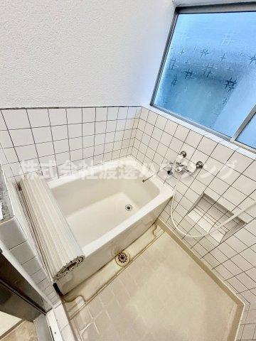 三箇6丁目一戸建の浴室