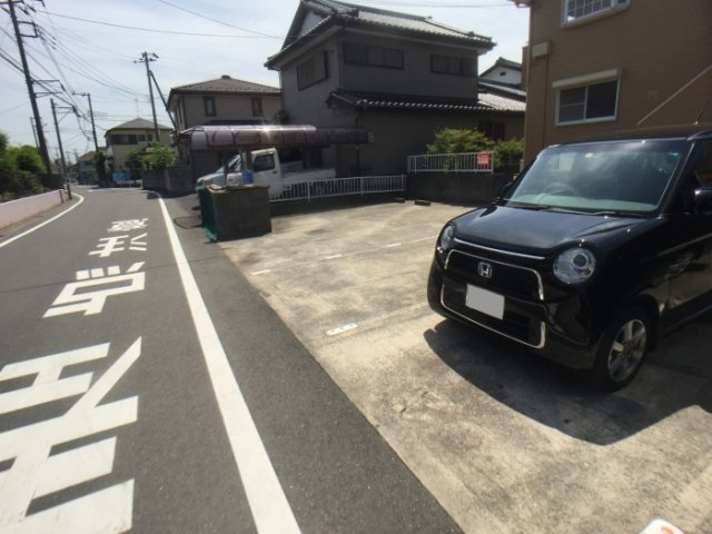 流山市大字東深井のアパートの駐車場|駐車場
