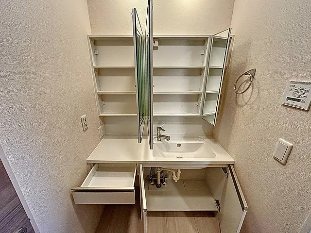 グレイスコート住吉本町の洗面所