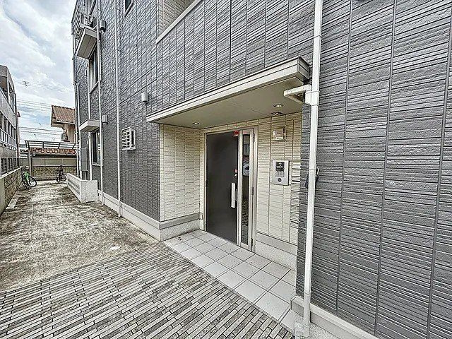 グレイスコート住吉本町のエントランス