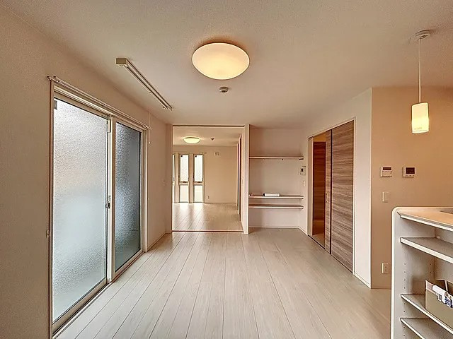 グレイスコート住吉本町の居間・リビング