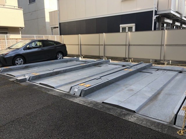 セントフィールド上杉の駐車場