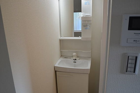 寿マンションの洗面所