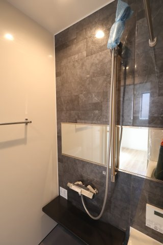 《仲介手数料無料》大宮区北袋町２丁目241-3新築一戸建て‎リガーレの浴室