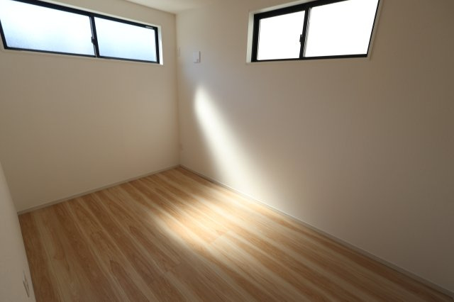 《仲介手数料無料》大宮区北袋町２丁目241-3新築一戸建て‎リガーレの洋室|2階 5帖