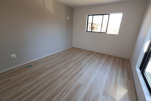 《仲介手数料無料》大宮区北袋町２丁目241-3新築一戸建て‎リガーレの洋室|2階 10.8帖
