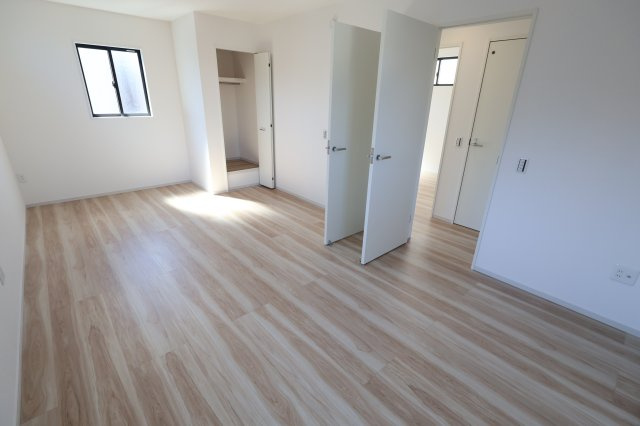 《仲介手数料無料》大宮区北袋町２丁目241-3新築一戸建て‎リガーレの洋室|2階 6帖+4.3帖