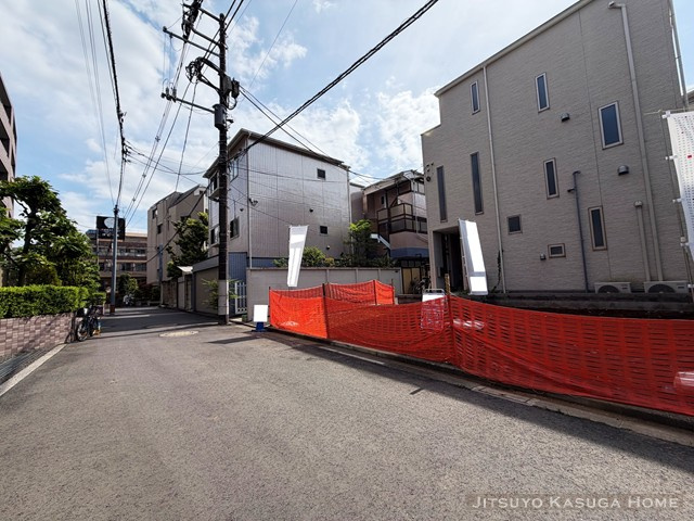 【前面道路含む現地写真】