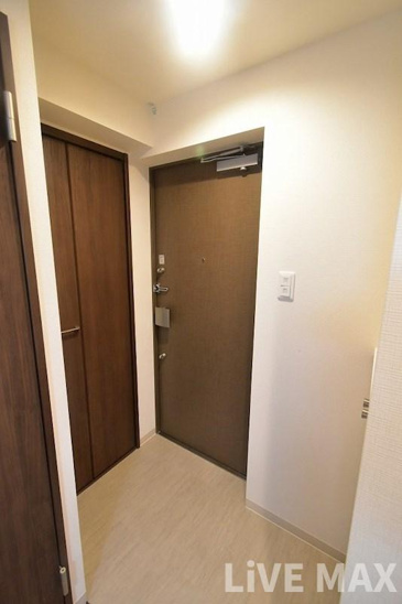 【玄関】エグゼ堺筋本町 