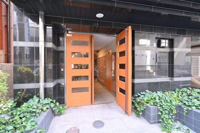 ステーションプラザロアール目黒都立大学のエントランス