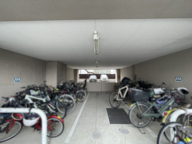 アルファスマート西古松西公園の駐車場|・駐輪場
広々とした駐輪スペースがあります。