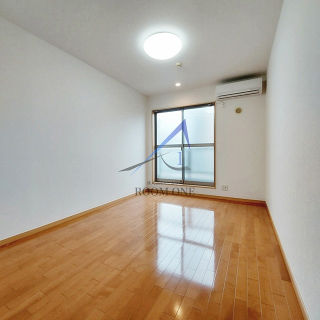 フレンドリーWESTの居間・リビング|洋室のお部屋です。