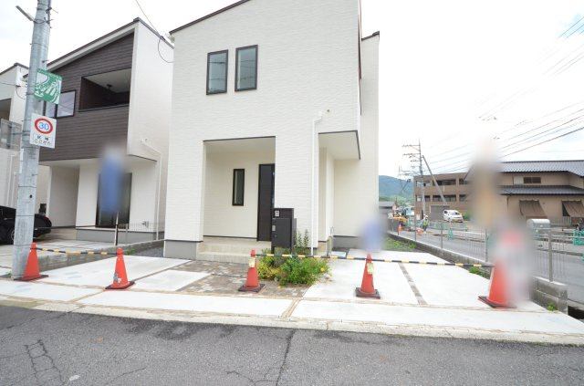 伴中央二丁目の駐車場|敷地34坪
駐車2台可能です
