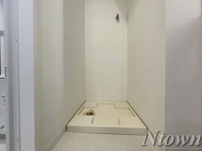 【設備】 | FIRST RESIDENCE SAKAE(ファーストレジデンス栄) | 洗濯機置き場です
