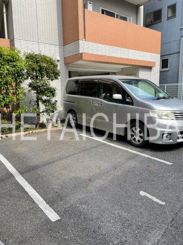 メルヴェーユの駐車場