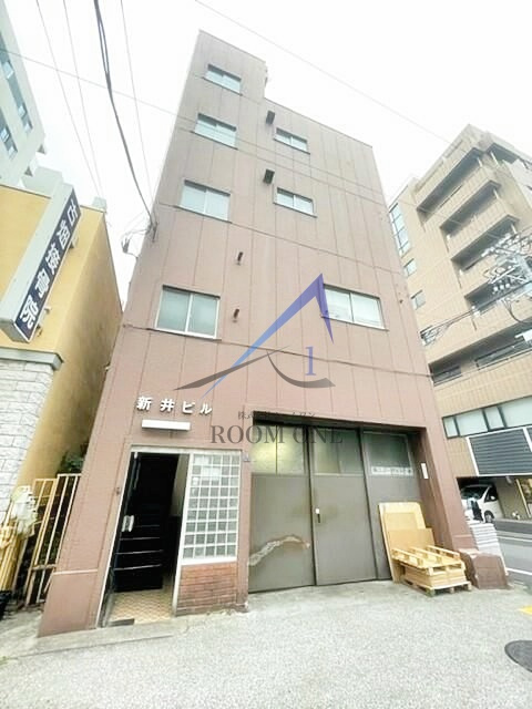 新井ビルのエントランス|エントランスです。