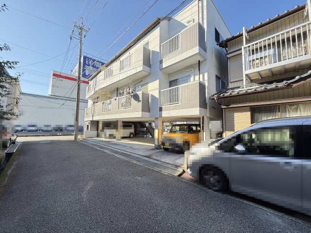 リバティハウスの外観